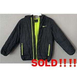 Like New! Boy’s Nike Grey & Neon Green Puffer Hooded Coat